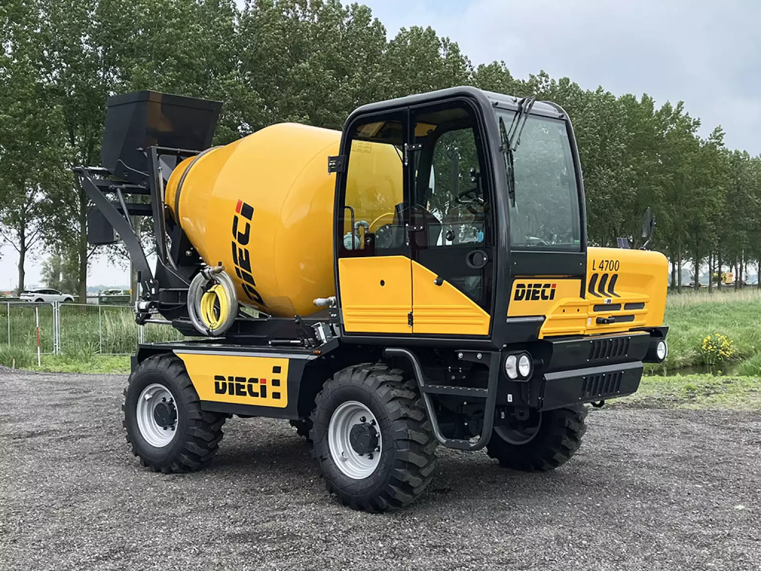Bétonnière auto-chargeuse Dieci L-4700 4×4