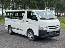 Toyota Hiace Standard 4×2 Mini Bus